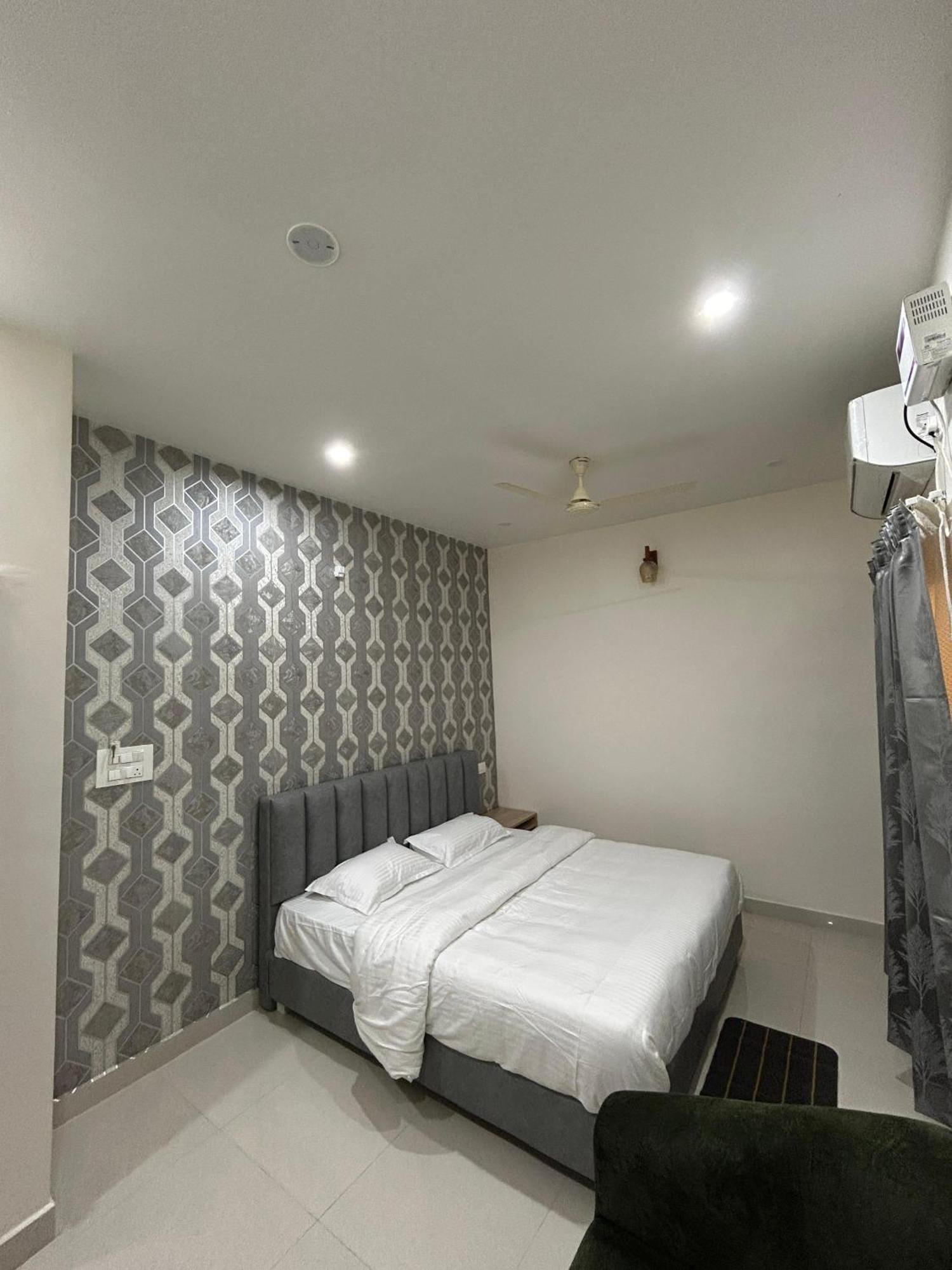 Sapphire Stayss Yelagiri Phòng bức ảnh